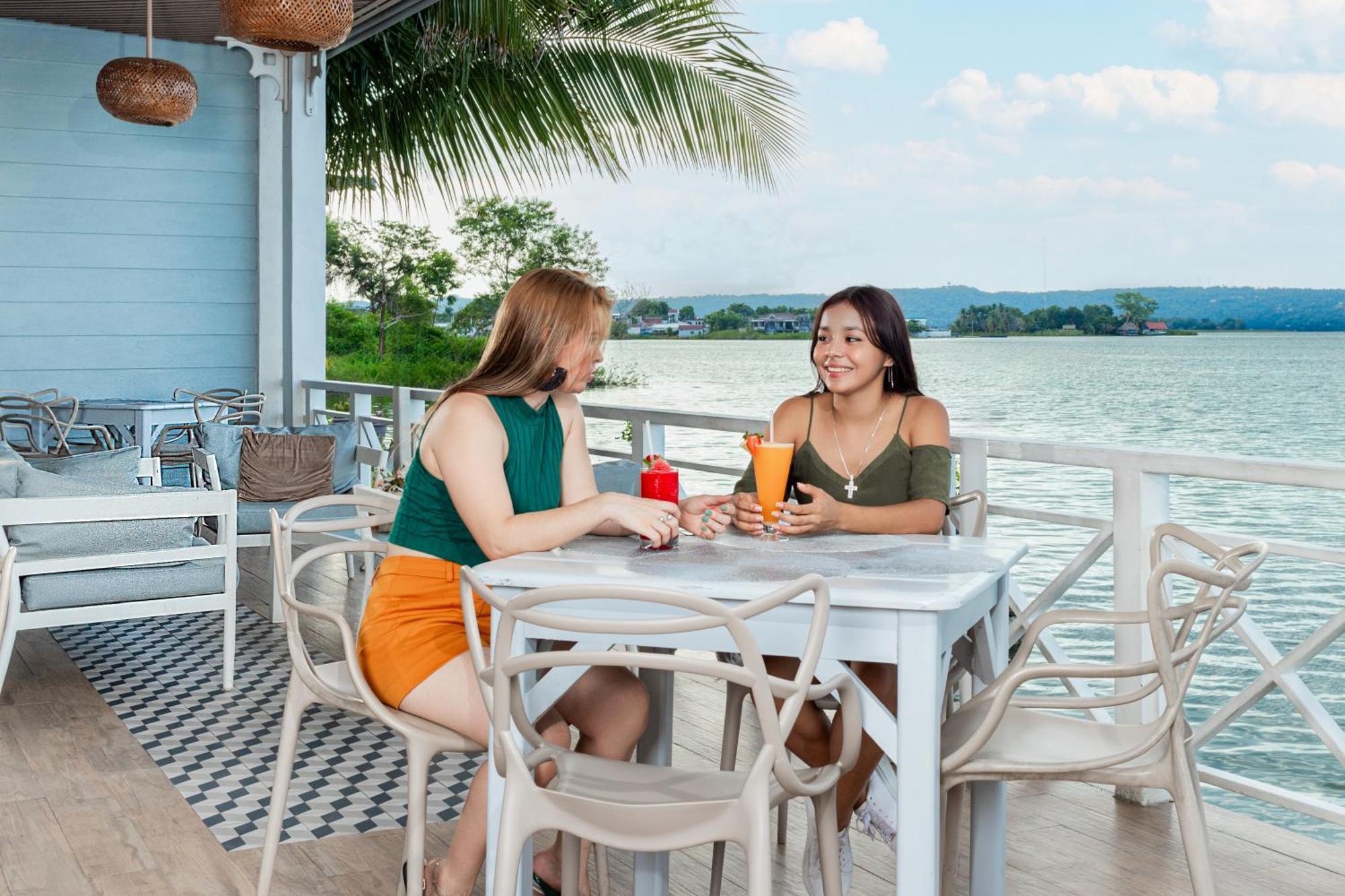 Hotel Casona Del Lago Flores Εξωτερικό φωτογραφία