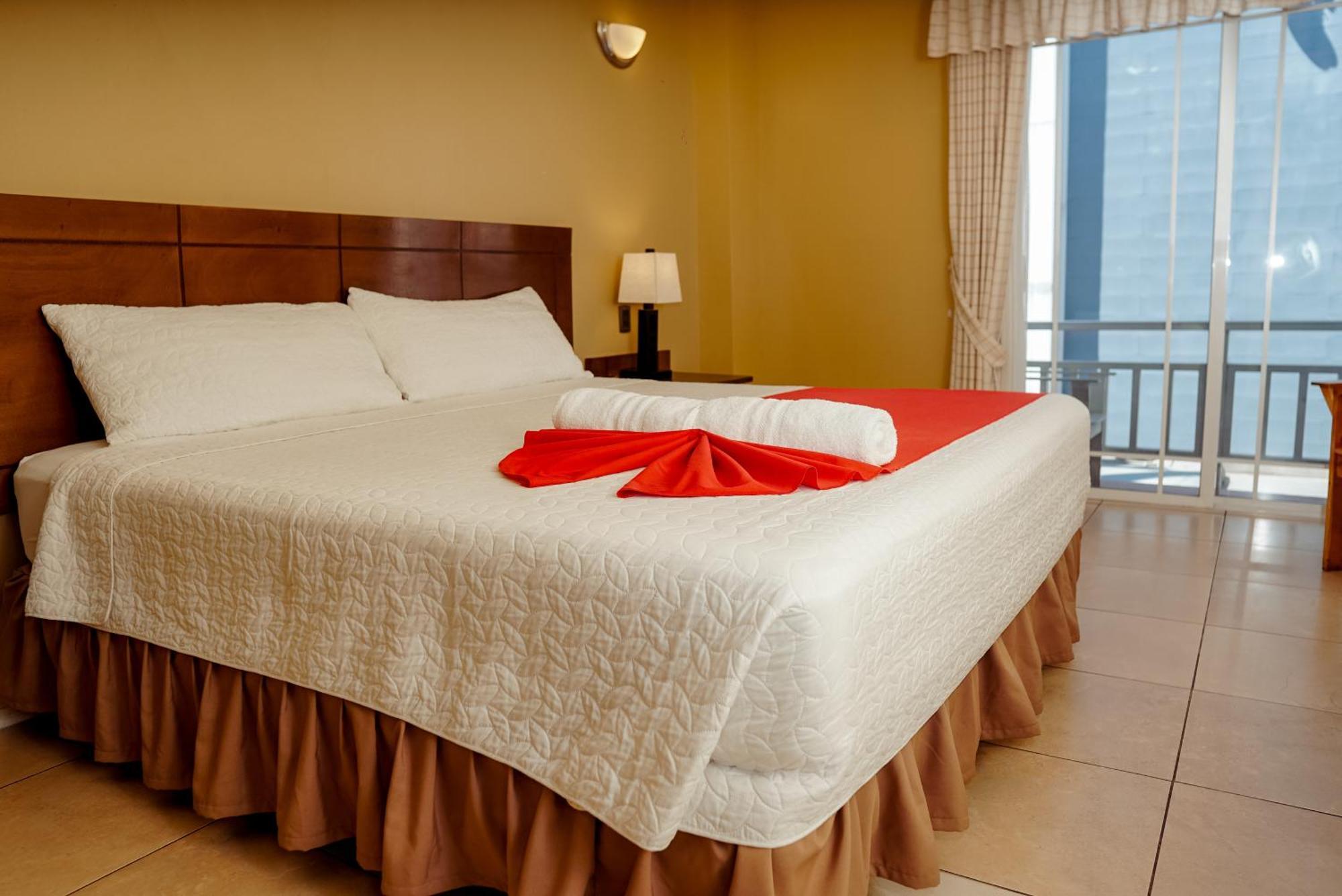 Hotel Casona Del Lago Flores Εξωτερικό φωτογραφία